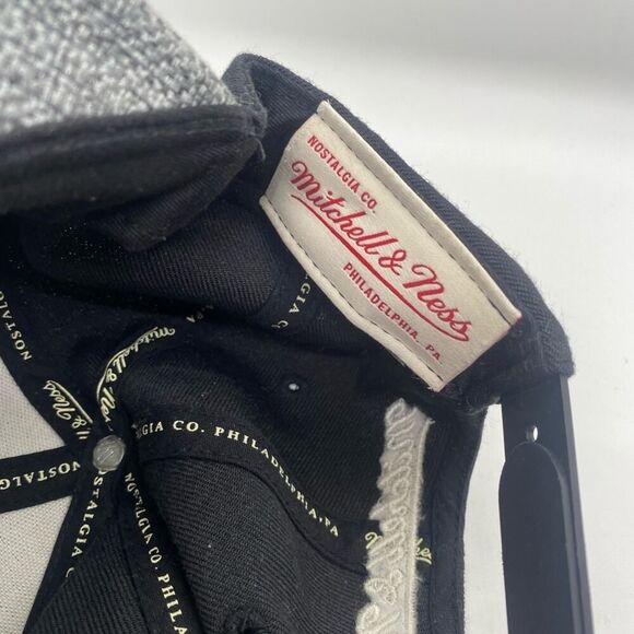 Washington Wizards Mitchell and Ness Snapback hat - Picture 3 of 6